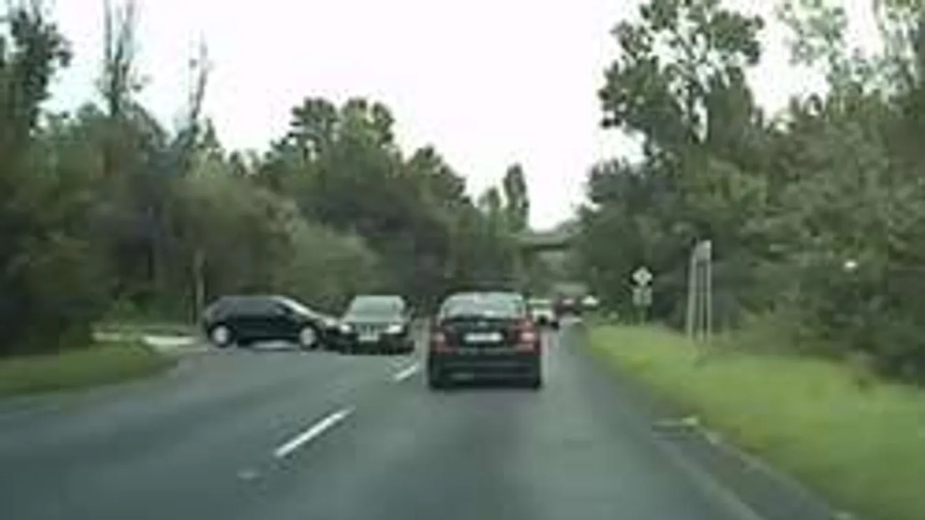 Csak erős idegzetűeknek: durva tömegbaleset a 7-esen