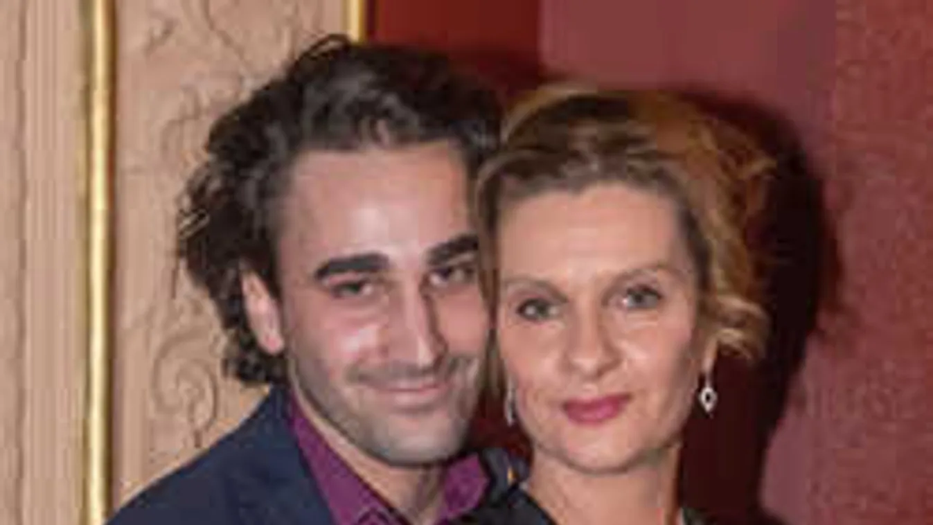 Janza Kata szerelme a fiát alakítja a színpadon