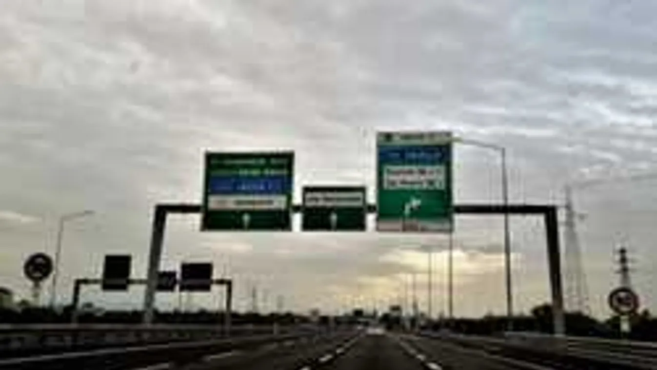 Így mentette meg a tinédzser életét a kamionsofőr az autópályán! - videó