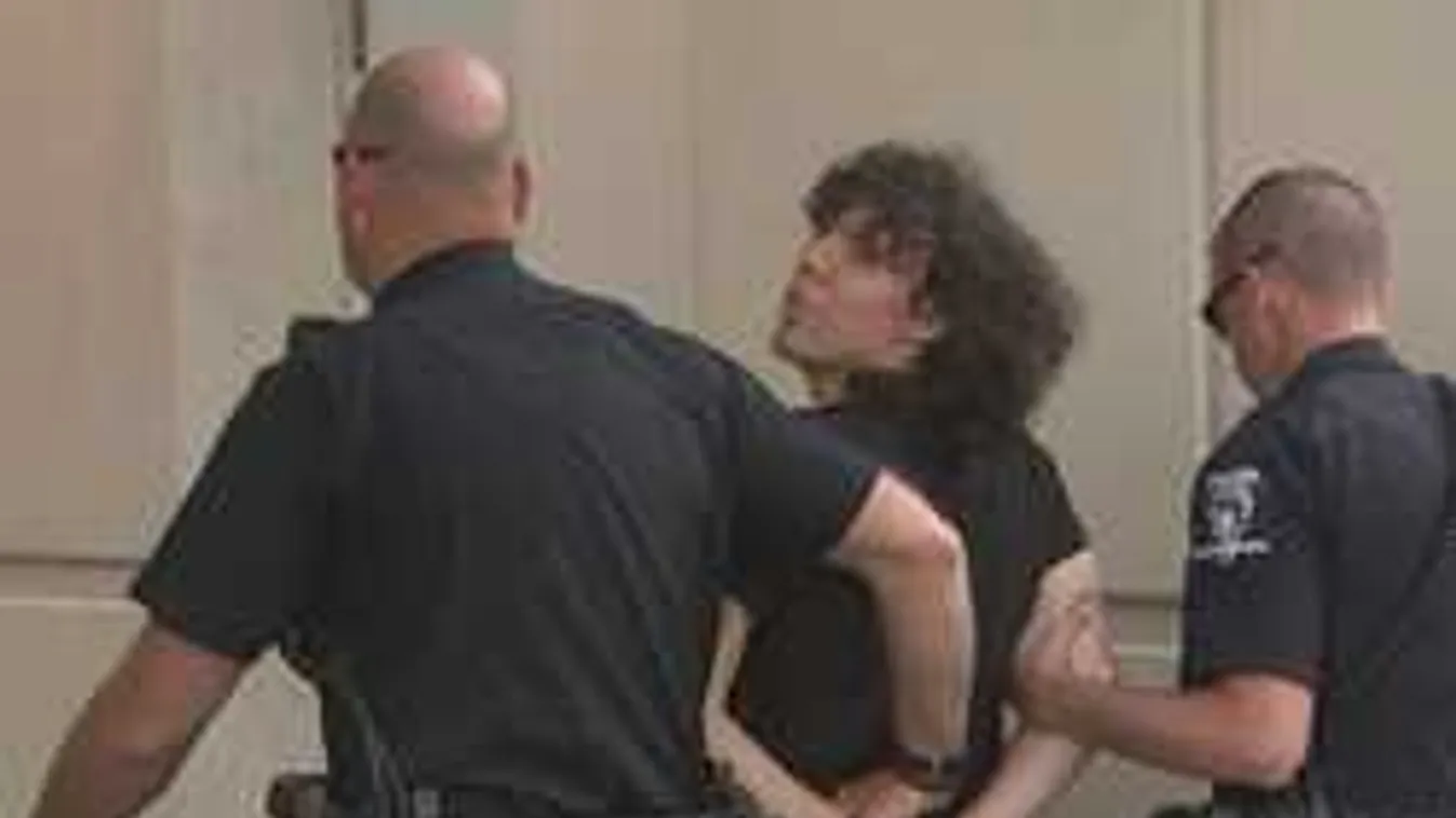 Megrázó felvételek az egyetemi mészárlásról: az elkövető a kamerába vigyorgott