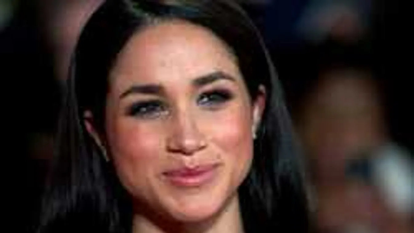 Az üzenetek buktatták le a leendő hercegnét: nem Harryvel csetel egész nap