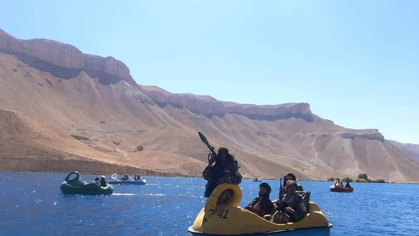 Gyermeklelkű terroristák: rakétavetőkkel vízibicikliztek a tálibok