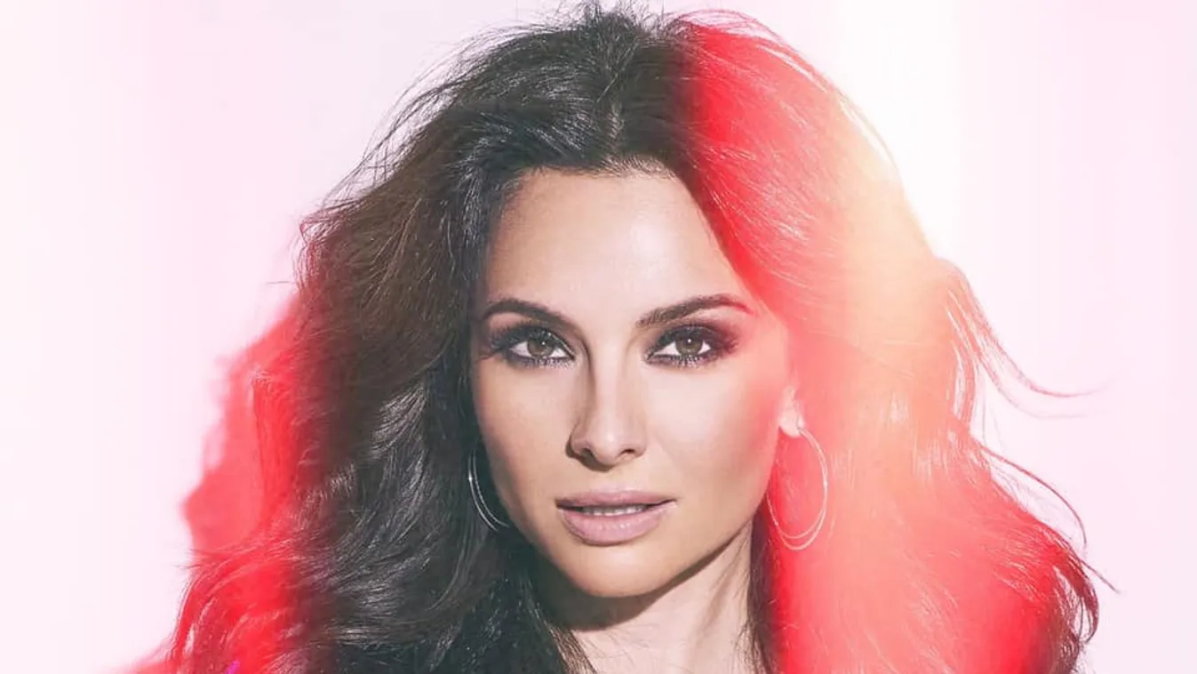 Elképesztően dögös, amit Zséda összedobott