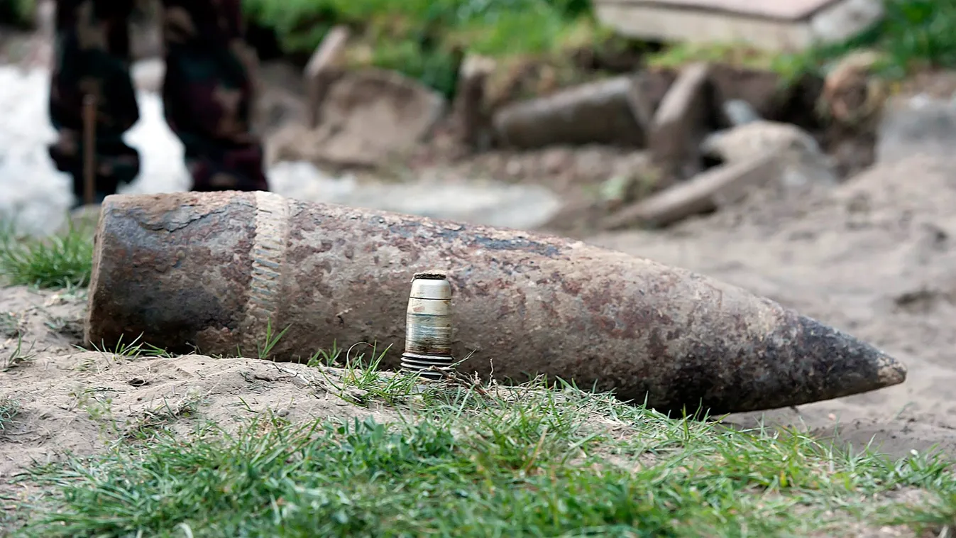 Sokkoló: éles kézigránátra lépett egy magyar kamasz a Tiszában