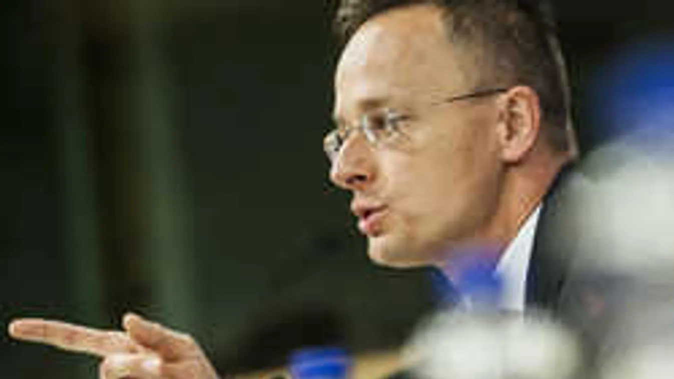 Szijjártó Péter: Próbálnak minket lenyomni, de nem sikerülhet nekik