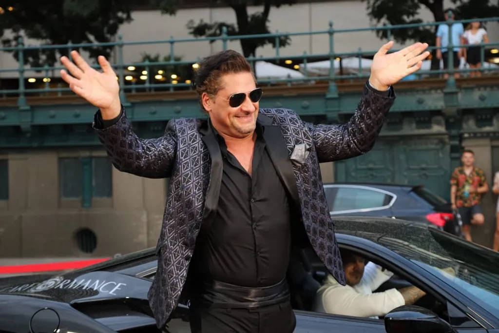 217569443_341726257557825_6926436360656848879_n