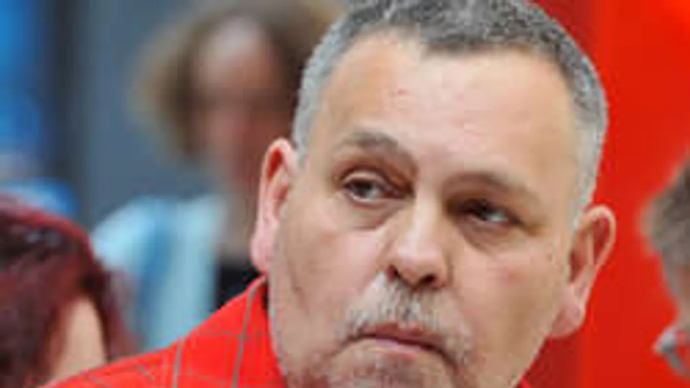 Szexpartnerkeresőn bukkant fel a magyar előadóművész!