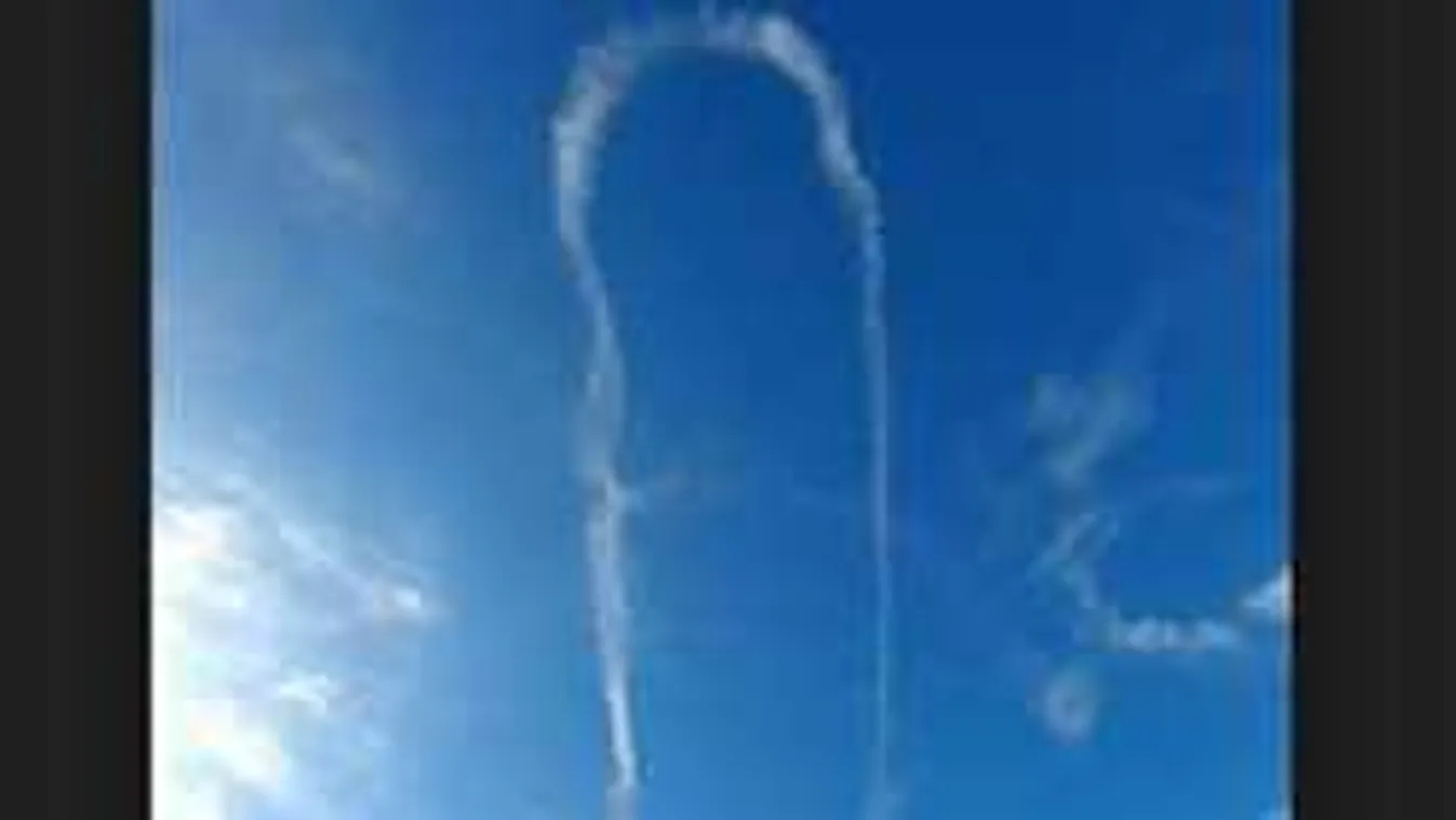 Hatalmas péniszt rajzolt az égre egy amerikai pilóta! Áll a bál