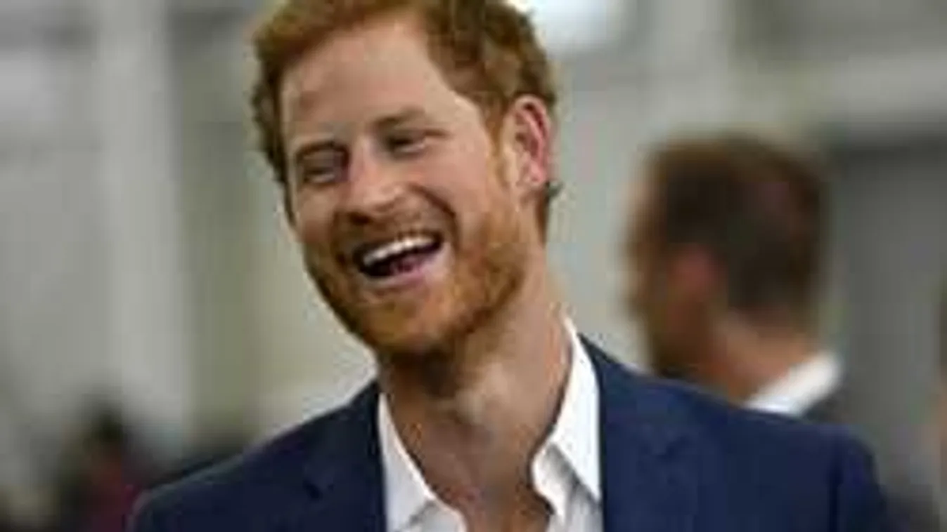 Döbbenetes fotó: tényleg így néz majd ki Harry herceg 50 évesen?