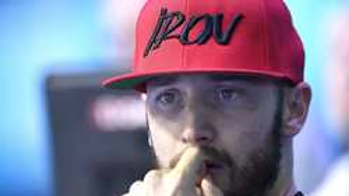 Izgulhat Shane Tusup, ezen múlhat a kiemelt fizetése