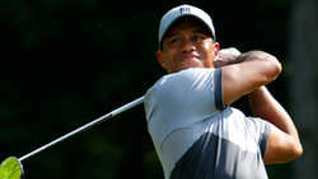 Tiger Woods beújított, nagymellű bombázóval jött össze