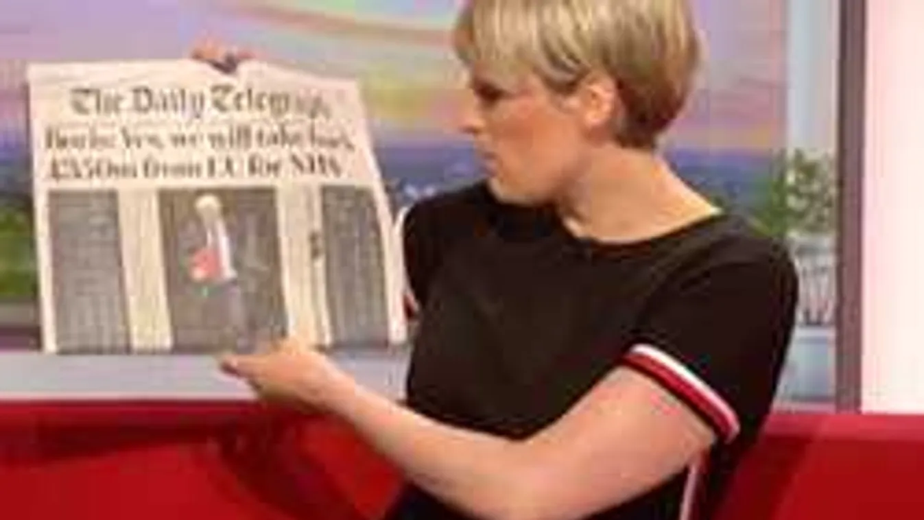 Ez kínos, élő adásban villantott bugyit a műsorvezető