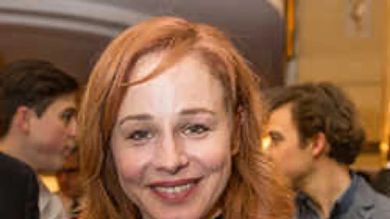 Sosem látott fotó került elő Ónodi Eszterről!