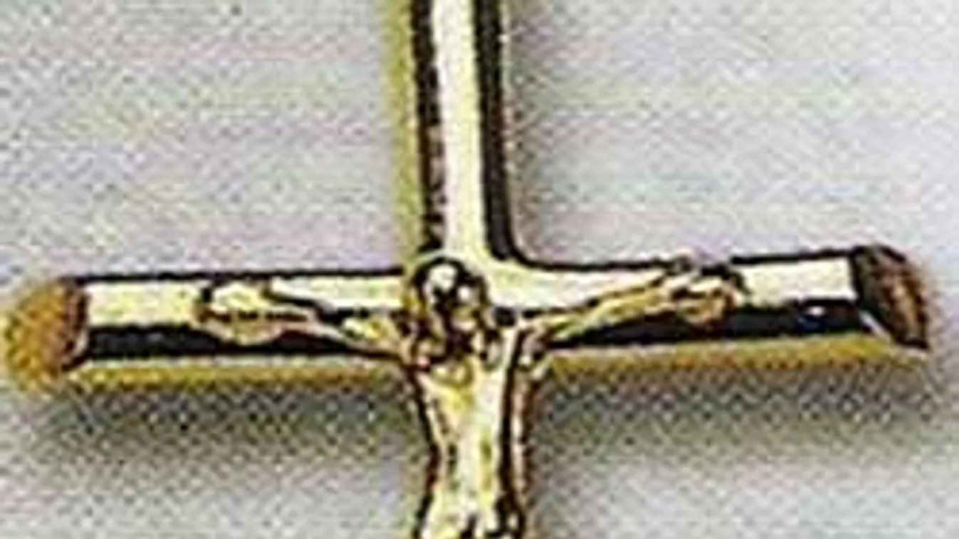 Kiszaladt az üzletből a lopott aranylánccal, majd a zoknijába rejtette