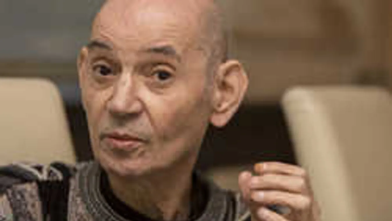 Bármelyik pillanatban szétrobbanhat Paudits Béla gyomra!