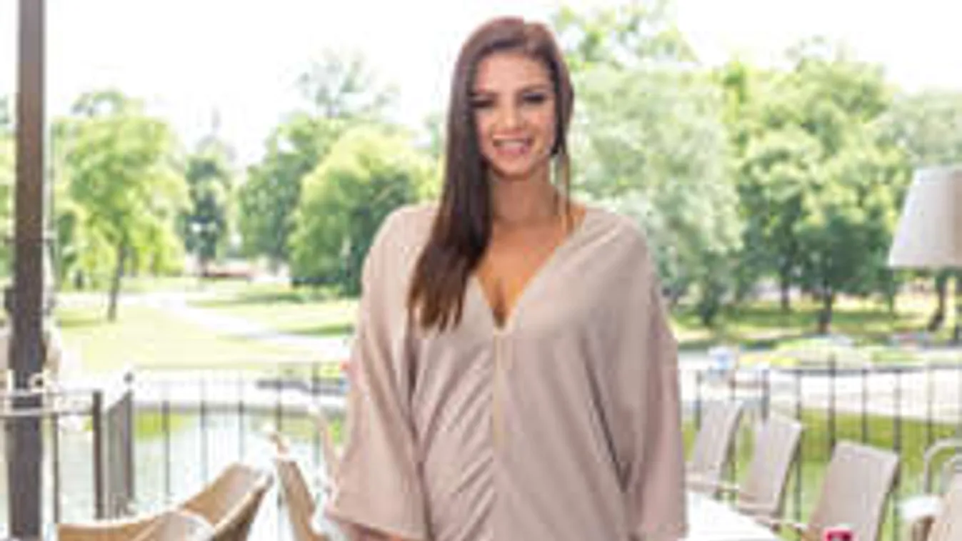 Ki sem találnád, melyik világsztár ölelgette Sarka Katát - fotó