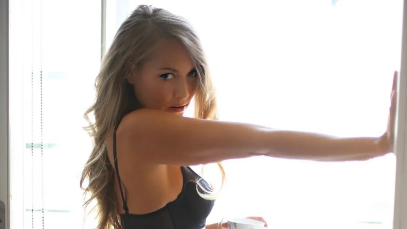 Meztelenül az ágyban fotózták le a sztárfocista feleségét