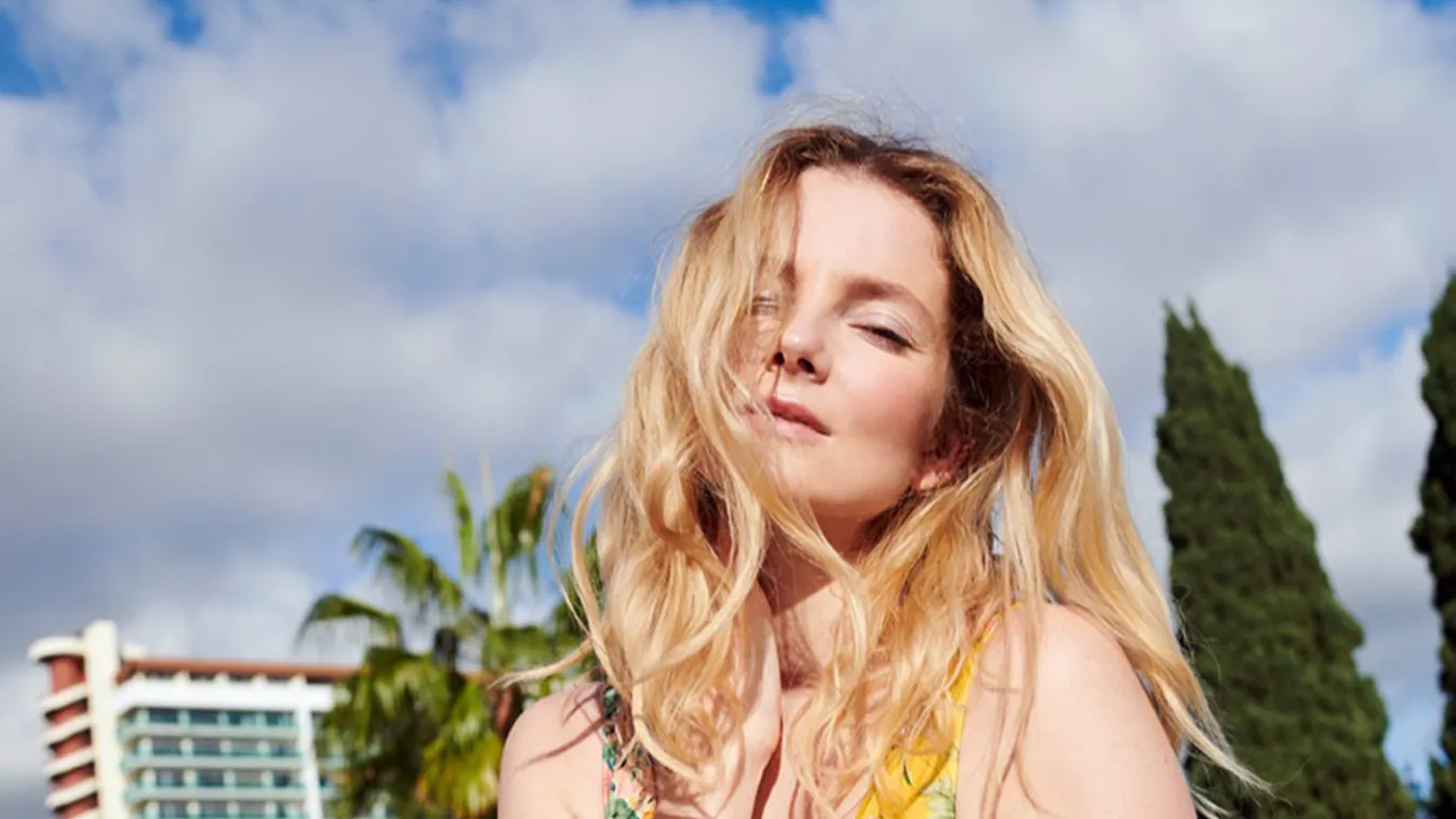 La mannequin hongroise Eniko Mihalik pose pour la campagne de maillots de bains de la marque allemande KaDeWe ***EXCLUSIVE***