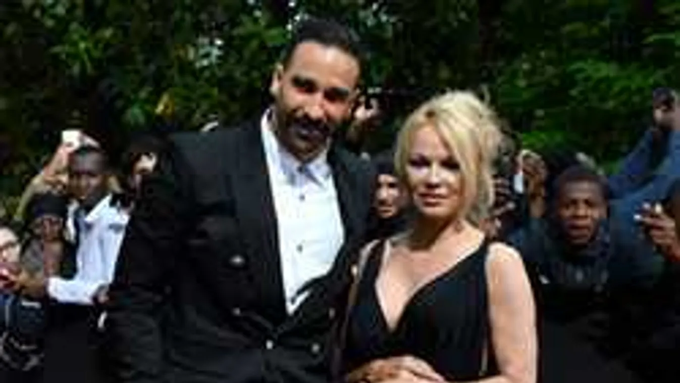 Újra együtt, Pamela Anderson az ifjú exével jelent meg