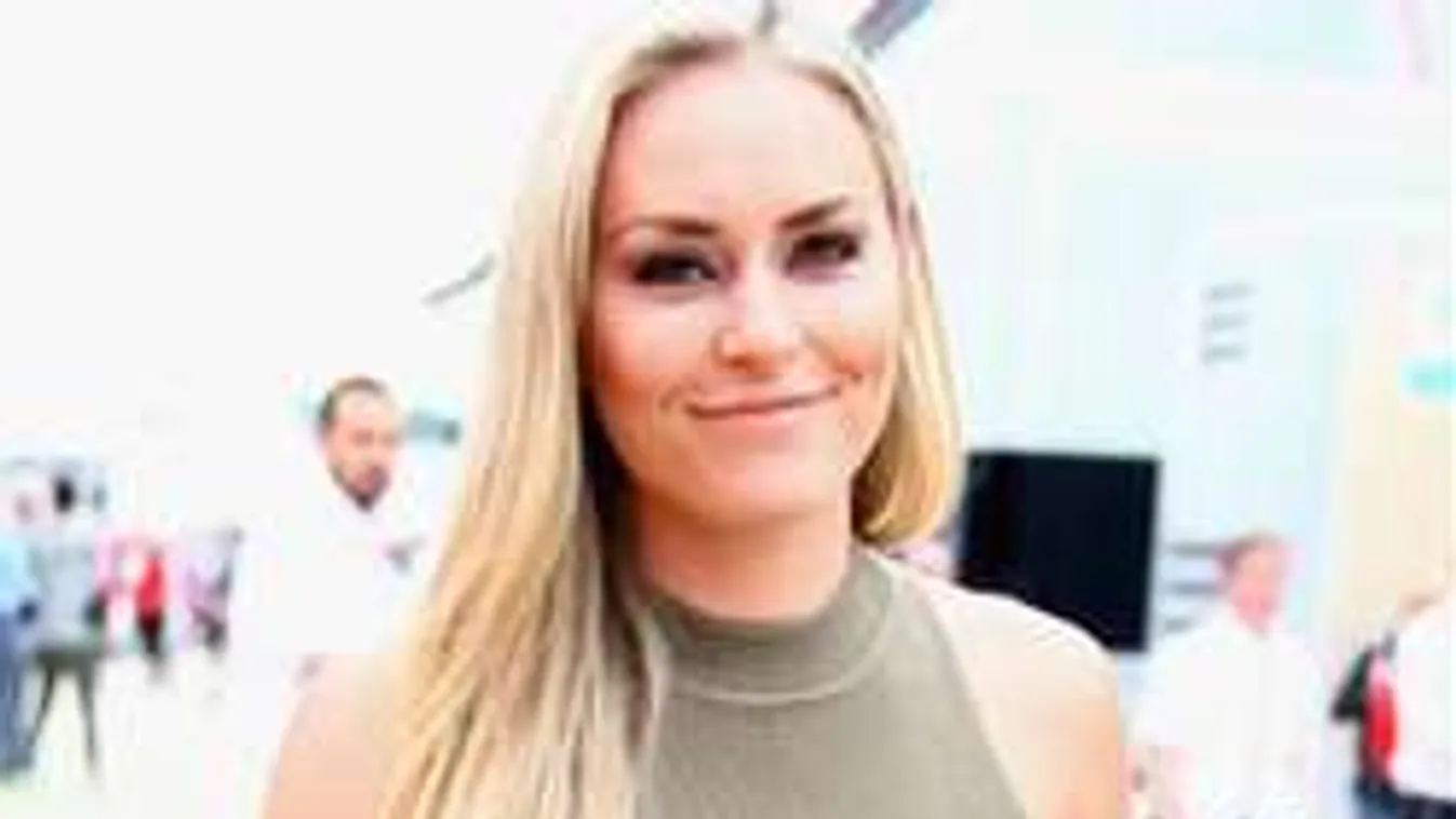 Csúnya bukás, hatalmasat esett a dögös szépség