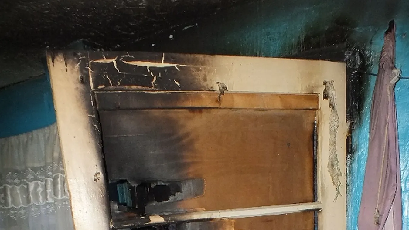 Borzalom: rágyújtotta a házat barátaira a bujáki férfi, majd hazament – fotók