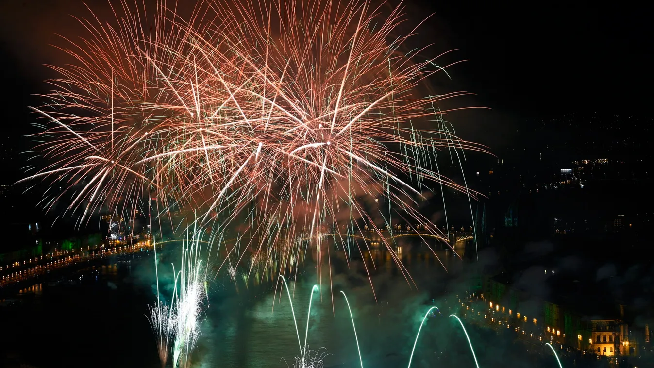 Csoda Budapest felett, itt vannak a tűzijáték legszebb fotói