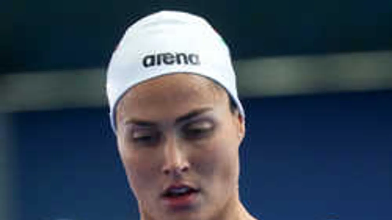 Jakabos Zsuzsanna csuromvizes, észbontóan csábító