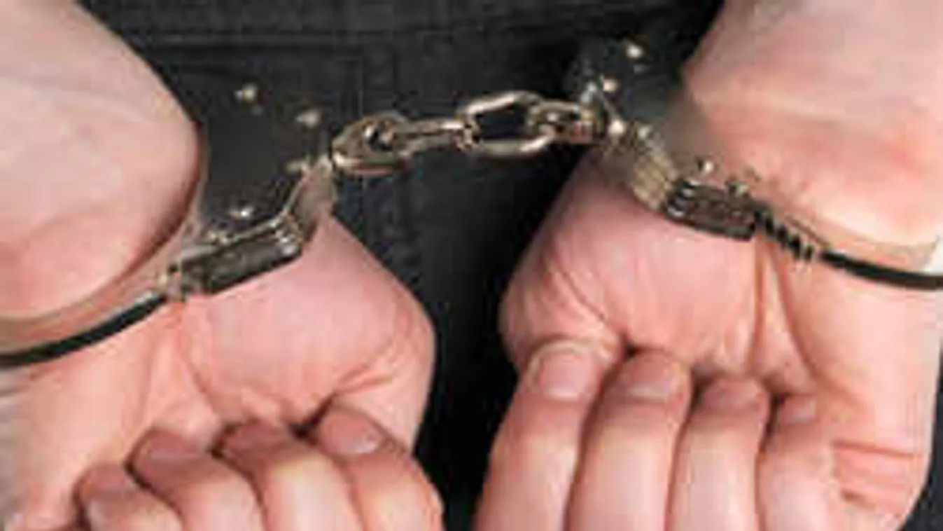 Folytatja a betegek kezelését az éhen halt agárdi kisfiú "doktora"