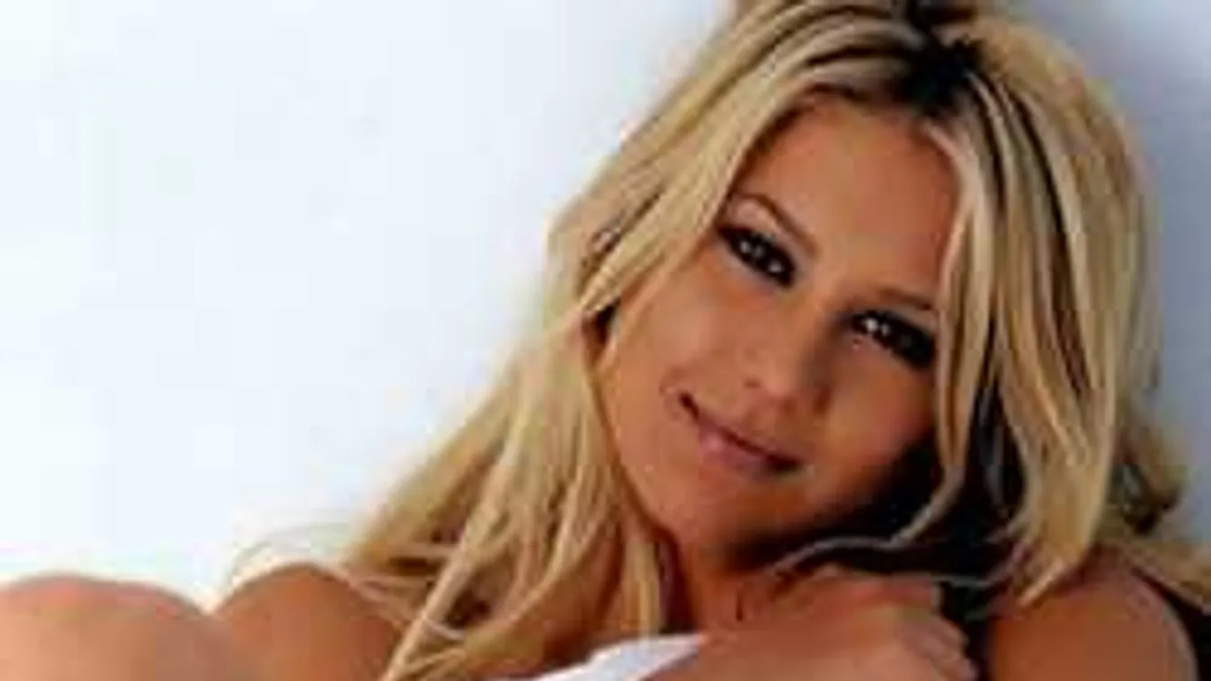 Sosem látott terhesfotó került elő Anna Kurnyikováról