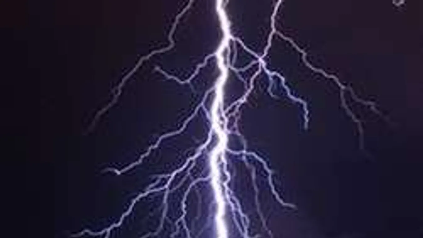 Villámcsapás, hőség és földrengés egyszerre sújt le ránk