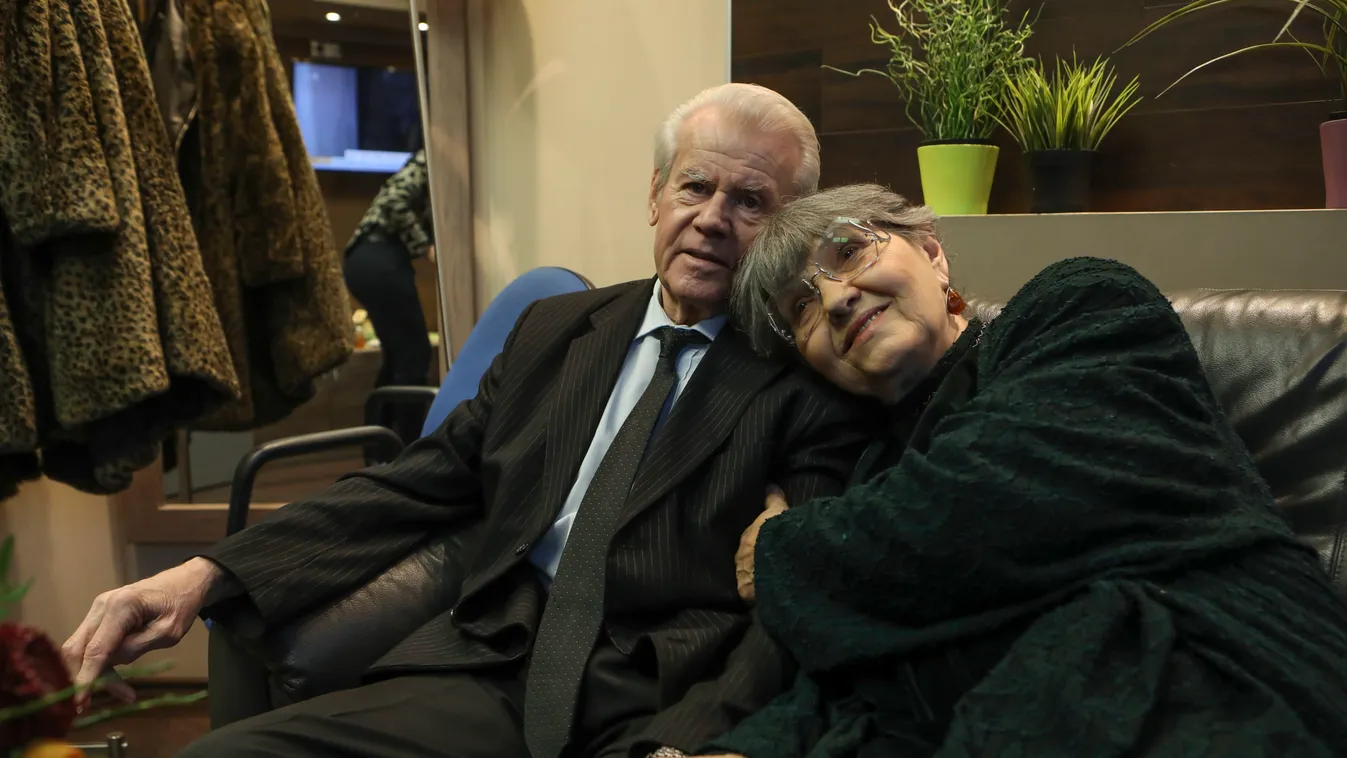 A Ripost megtudta, ebben az urnában temetik el Pécsi Ildikó férjét