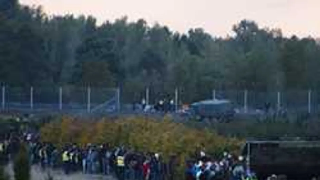 Vörös riasztás: több száz migráns rohamozta meg a horvát határt