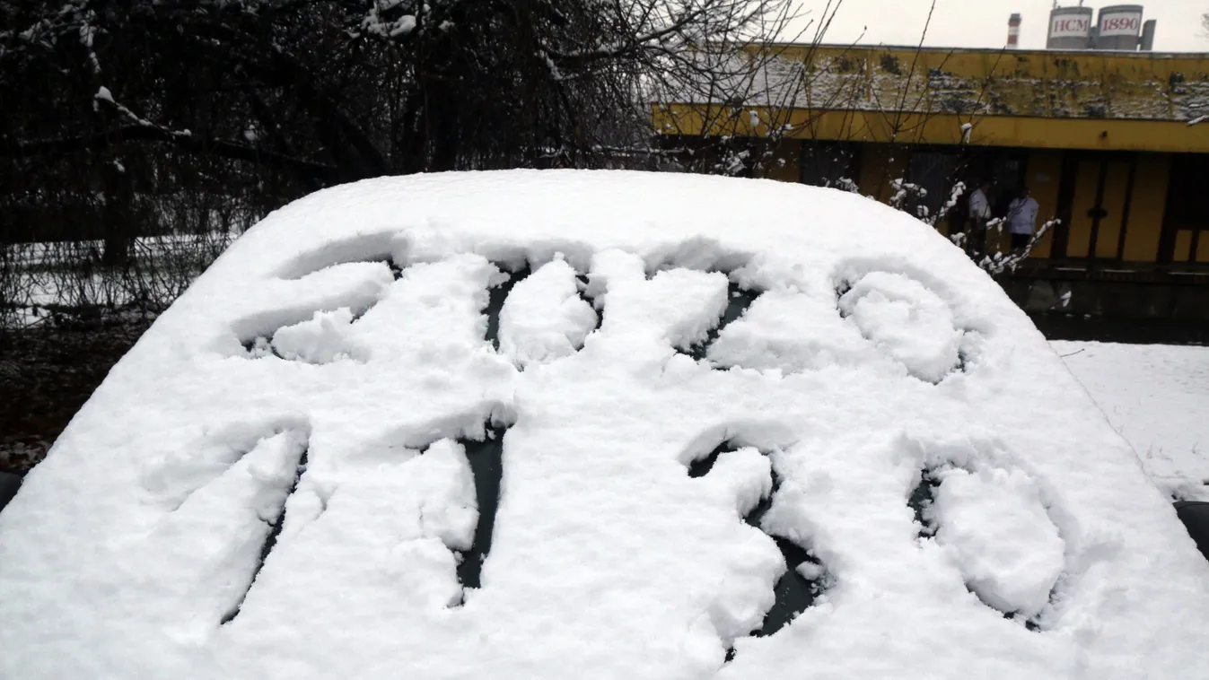 Leesett a hó Miskolcon, fehérbe borult a táj – fotók