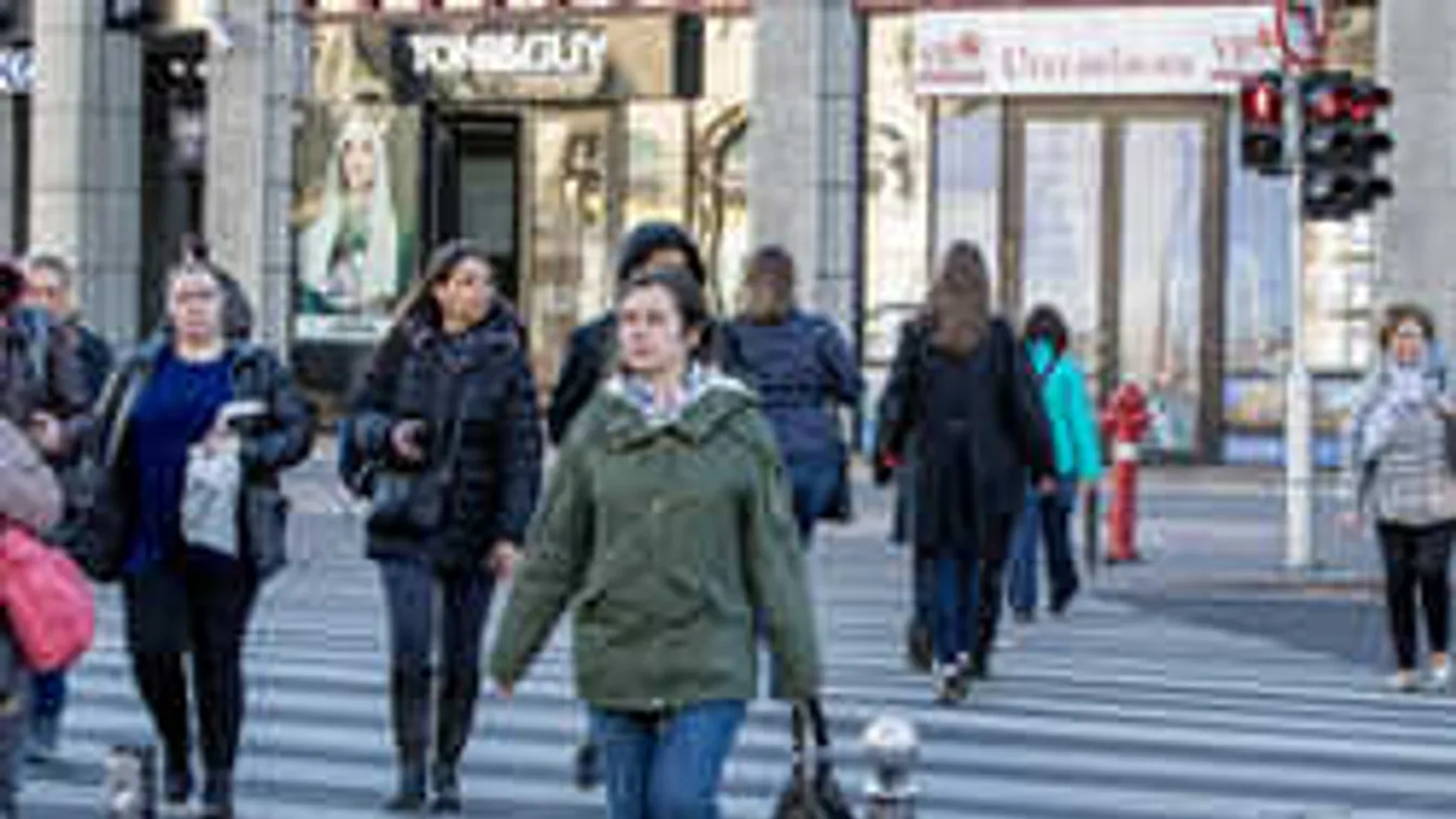 Hihetetlen, ezt csinálják a gyalogosok a zebrákon