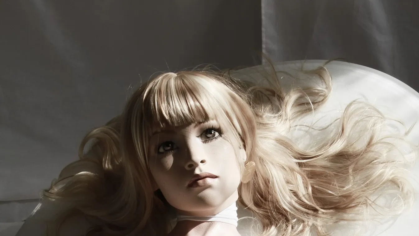 Bizarr! Robotbarátnőjét akarja feleségül venni egy férfi