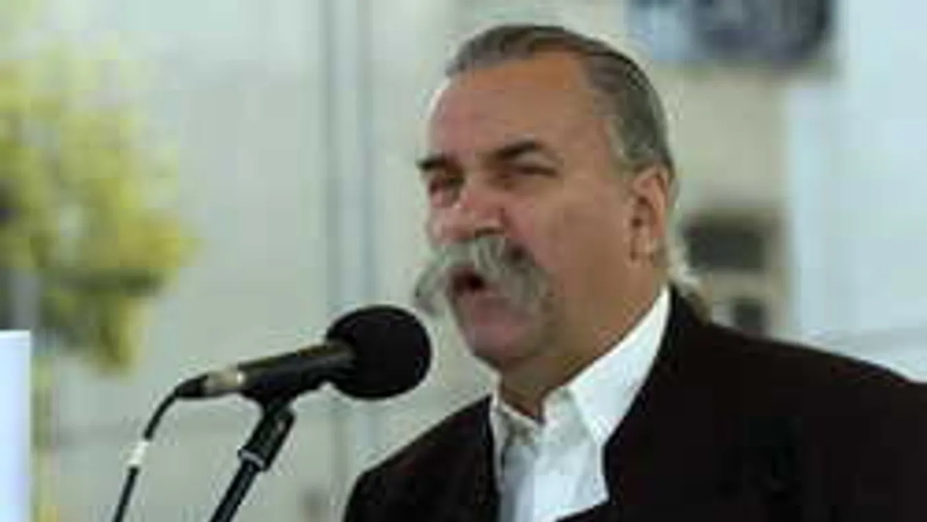 Legyőzte a rákot a P. Mobil zenekar vezetője, könyvet írnak gyógyulásáról