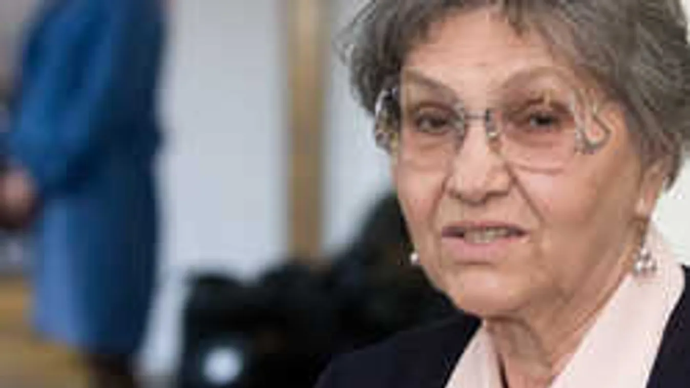 Durva vád: Az ügyvéd szerint Pécsi Ildikó el akarta venni az unokáját volt menyétől