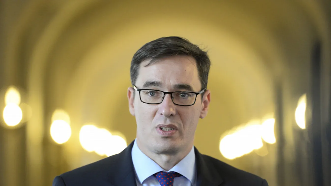 Karácsony drága elitiskolába küldte a fiát