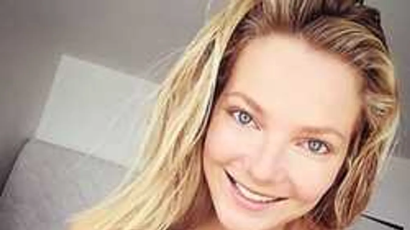 Meztelen fotóval köszönti az új évet a világhírű magyar modell