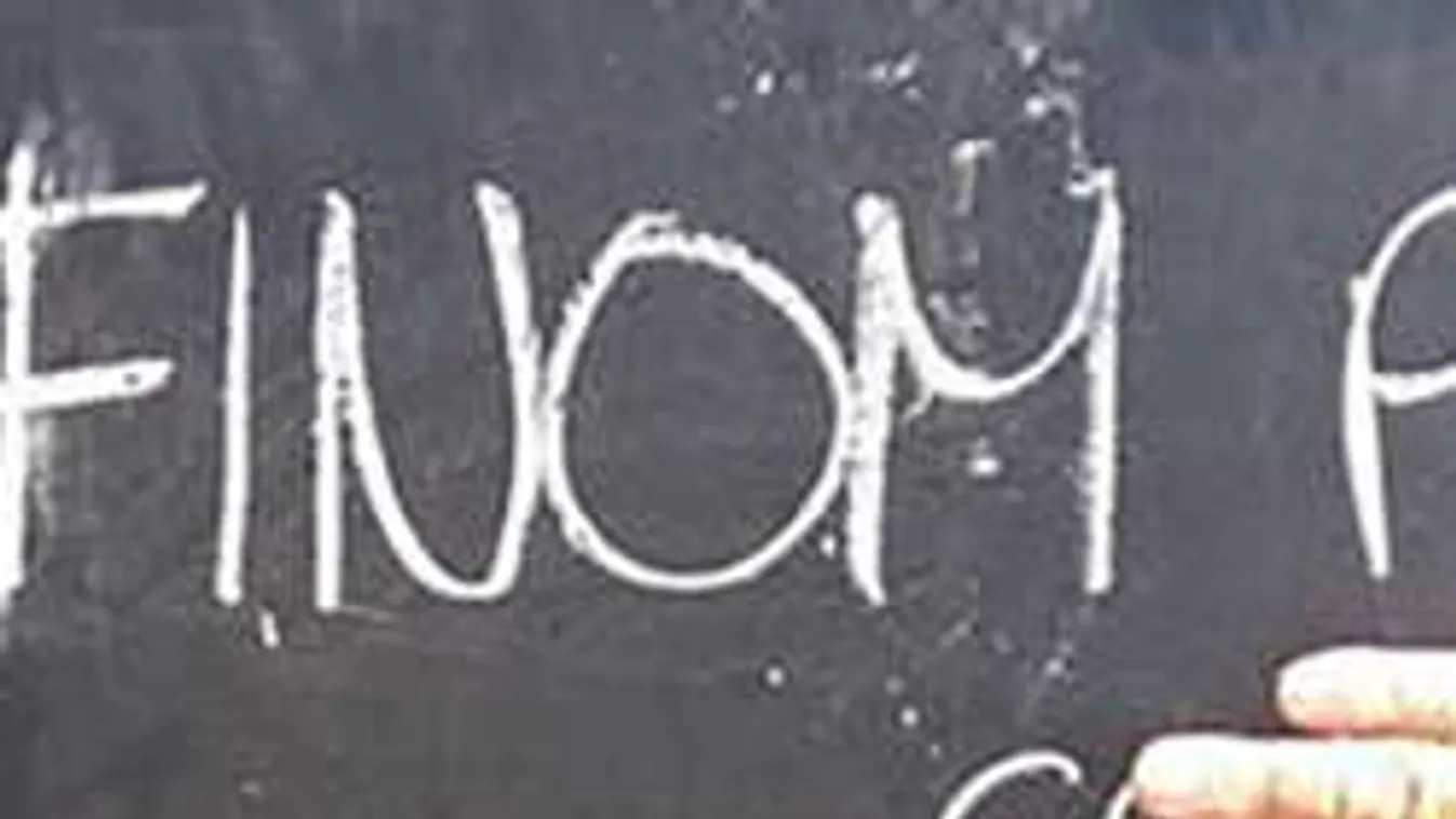 2016 nyár, Magyarország: Megállító tábla 18 éven felülieknek!