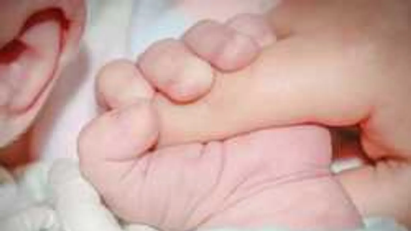 Dráma Kapuváron, a főúton indult meg a szülés egy kismamánál