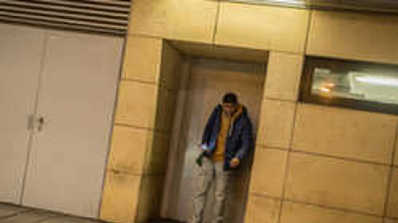 Késsel támadt a migráns Münchenben, az áldozat fél arcát végigvágta