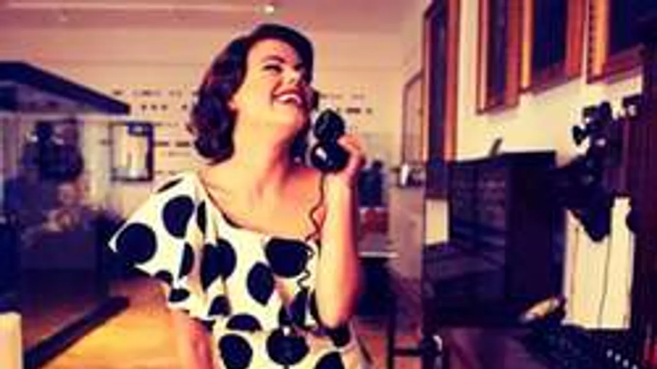 Egykori megasztárossal állt össze Csobot Adél