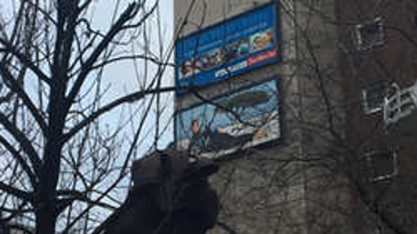 Valakiről már a kabátot is letépte a budapesti szélvihar