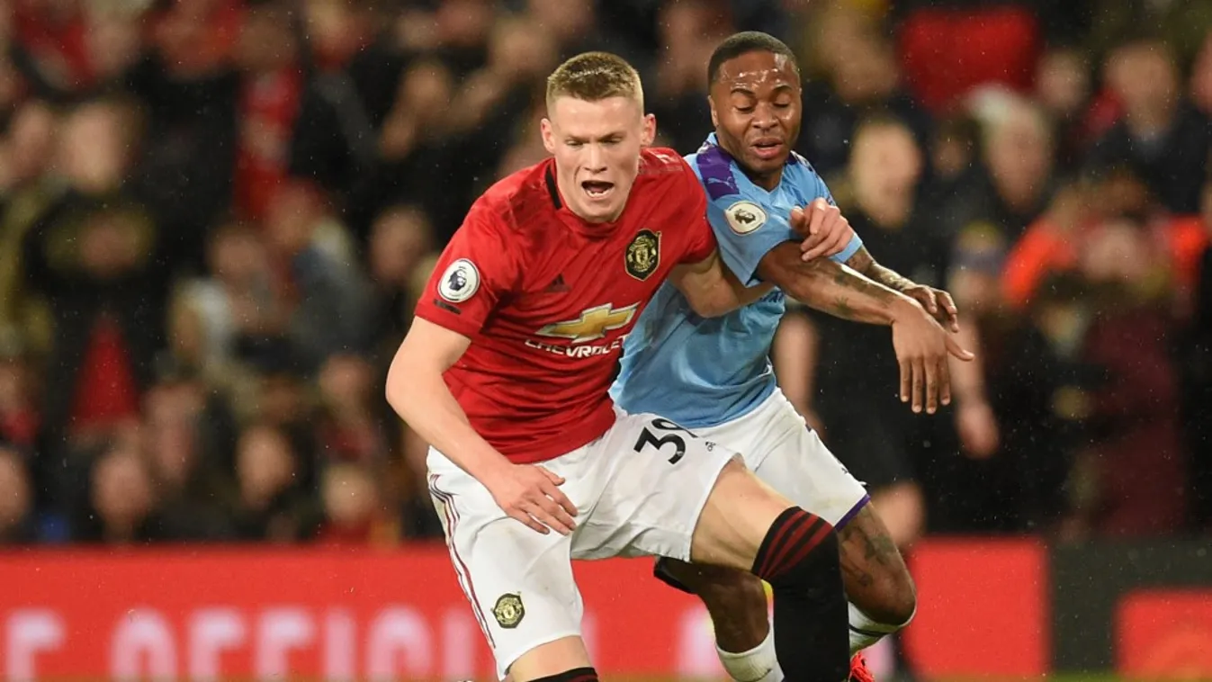 Kényszerleszállás, kigyulladt a szurkolókat szállító gép