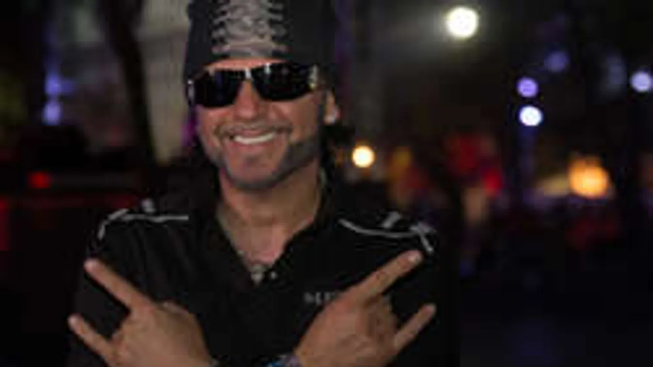 Lelepleztük: fiatal nővel bukott le az éjszakában Kozso!