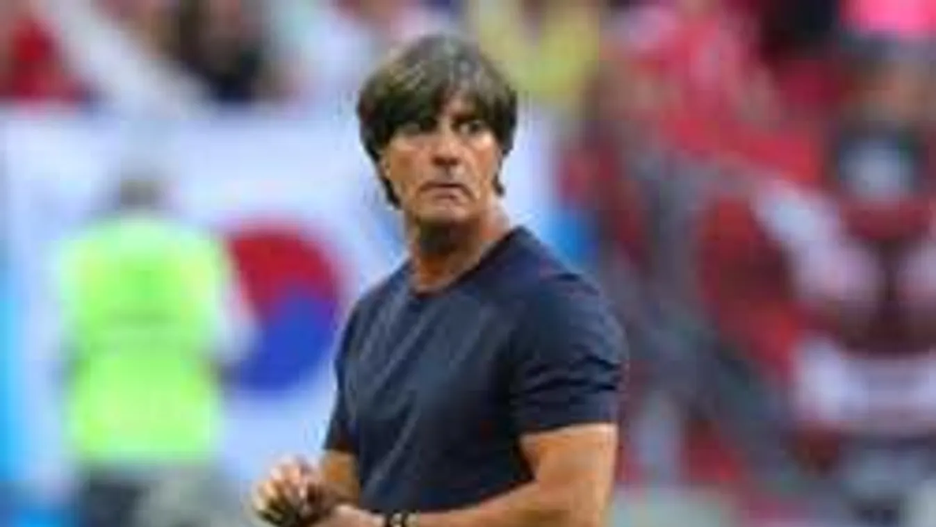 Vészhelyzet: azonnal kórházba szállították a focikapitányt