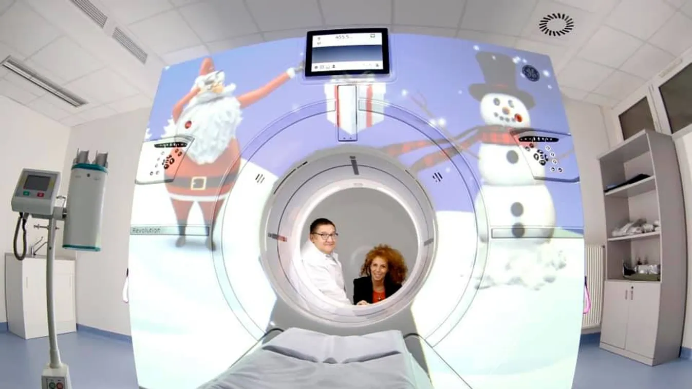 Mikulást fest a szívsebész a beteg gyerekeknek