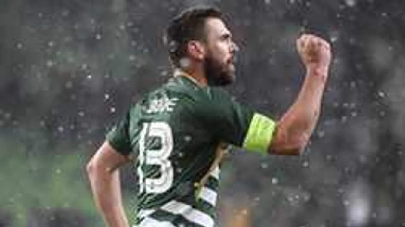 Így még nem láttad Böde Danit: levetkőzött a Fradi sztárja!