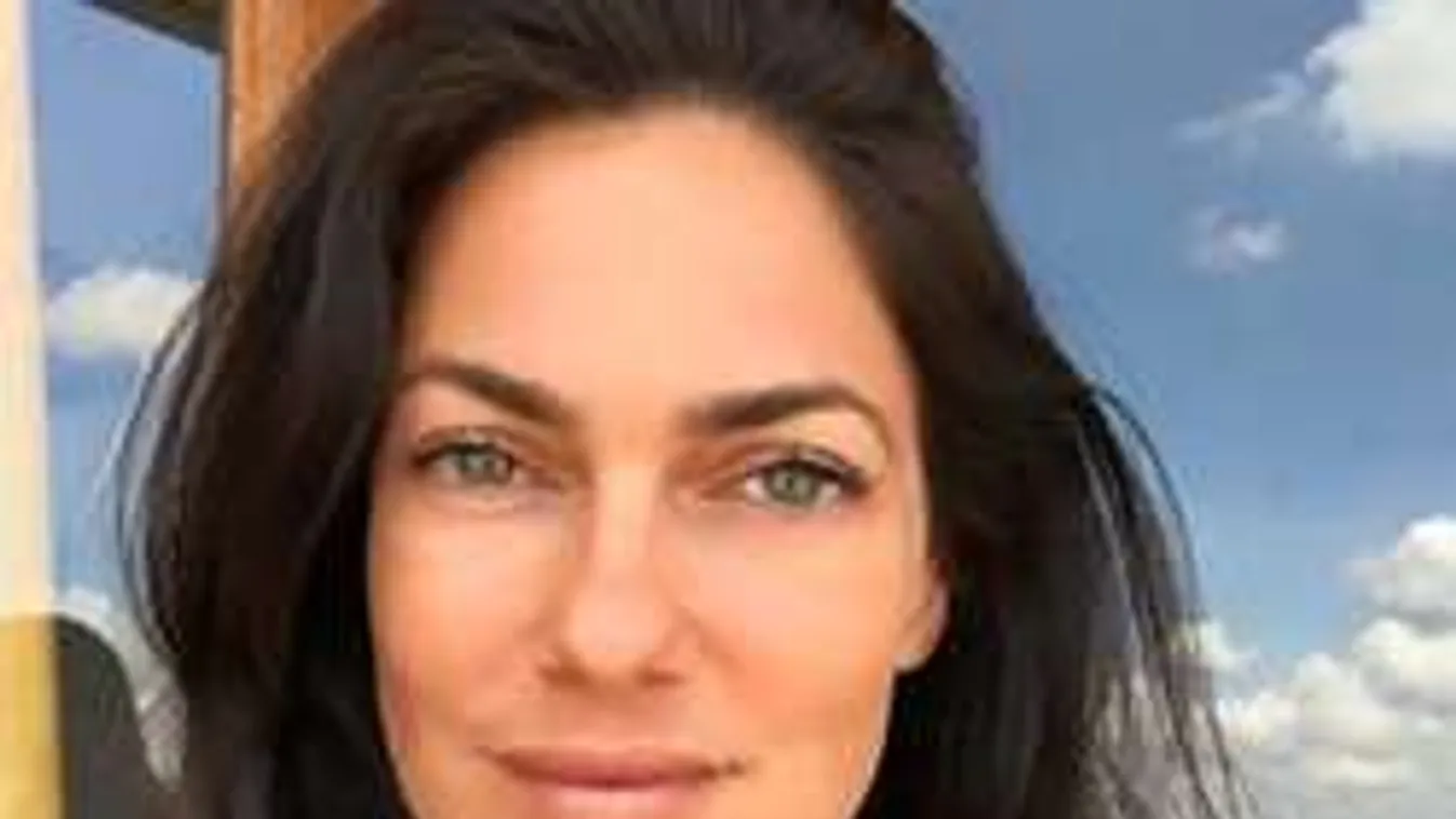 Bódi Sylvi meztelen fenekénél nem lesz ma tökéletesebb!